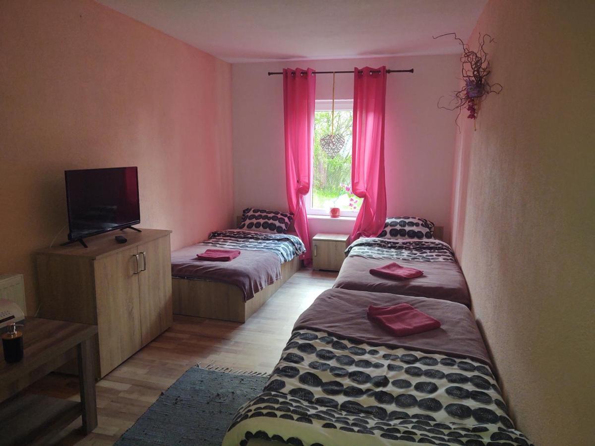 Villa Gosciniec Mariola Człuchów Esterno foto