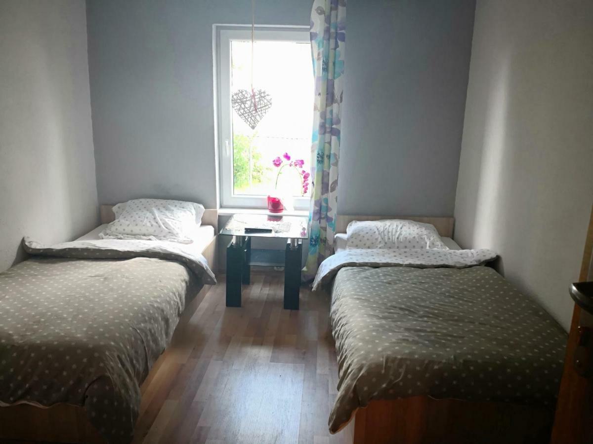 Villa Gosciniec Mariola Człuchów Esterno foto